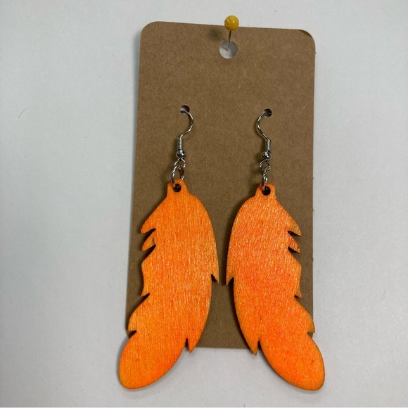 Feather-Shaped Earrings: Handcrafted, Hand-Painted, and Perfect for Fall - Picture 3 of 8